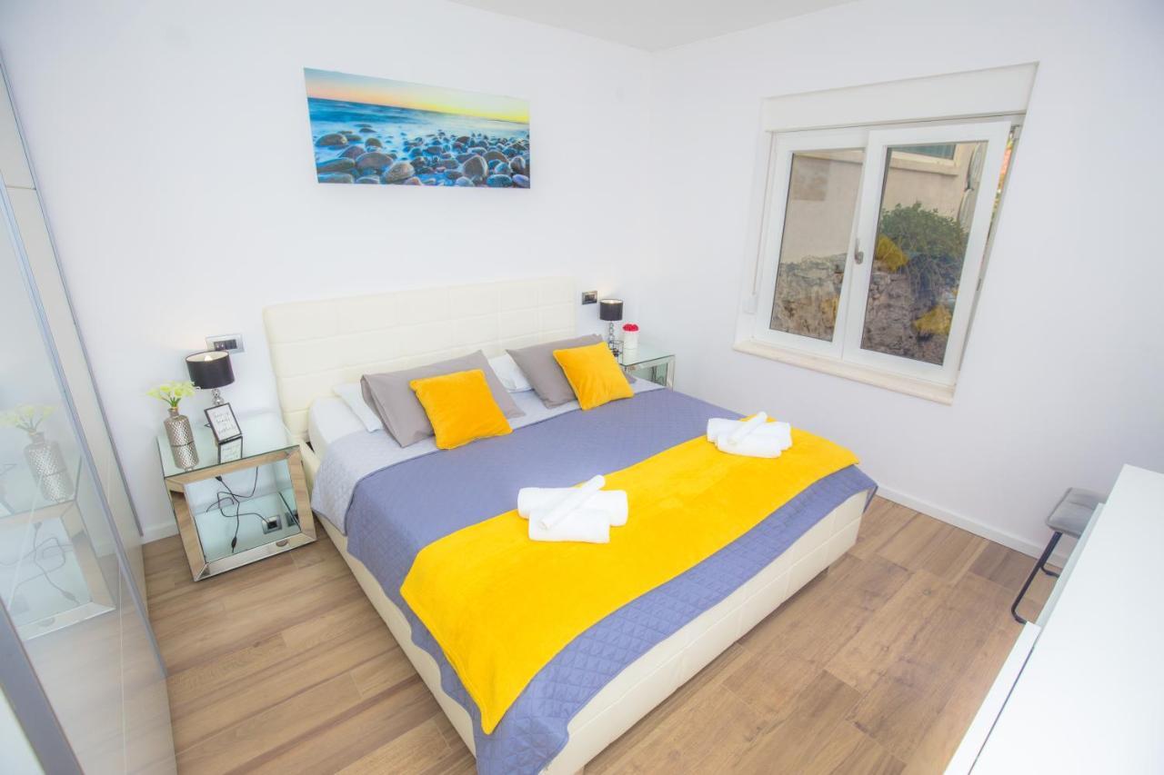 Apartment Gallery Primošten Kültér fotó