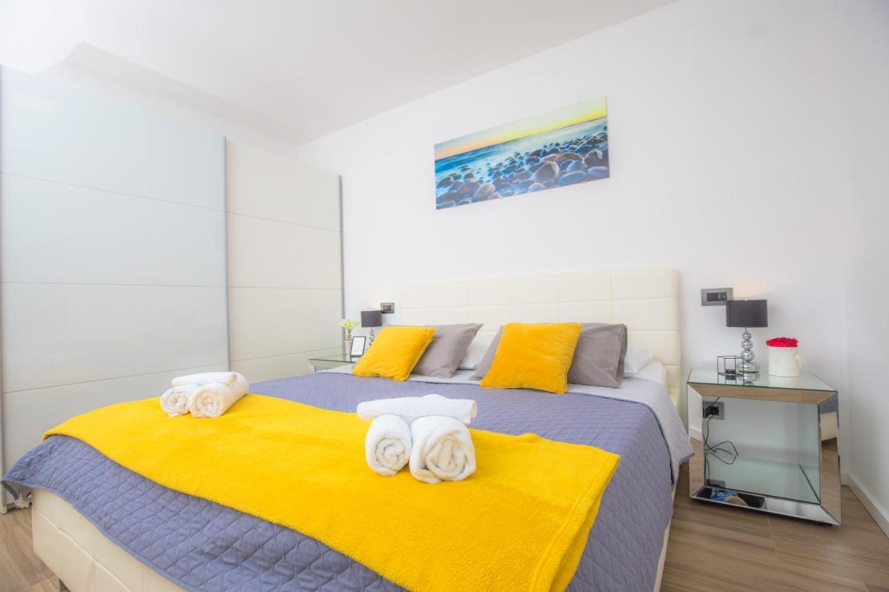 Apartment Gallery Primošten Kültér fotó